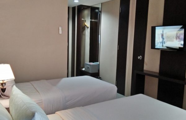 superior room double bed